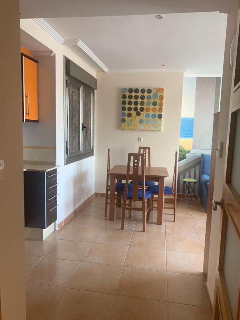 Enfoz Con Parking Y A La Orilla Del Mar Lejlighed Eksteriør billede
