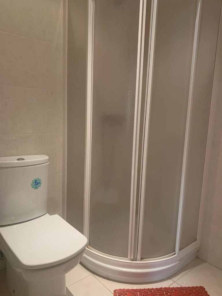 Enfoz Con Parking Y A La Orilla Del Mar Lejlighed Eksteriør billede